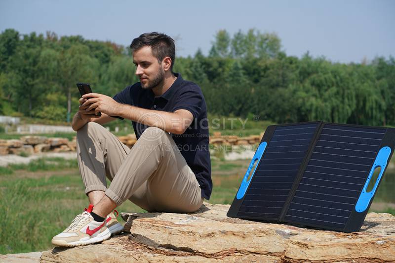 100 Watt 12 Volt Monocrystalline Foldable Solar Suitcase With Voyager