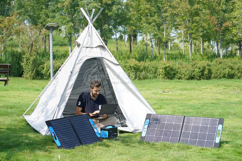 Foldable Solar Mobile Chargers Vs. Traditional Chargers: Which Is Better?